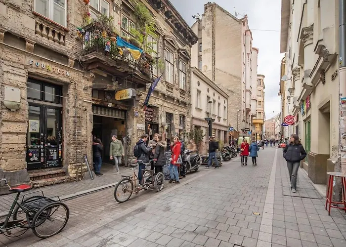 Extreme - Modern Mini Budapest